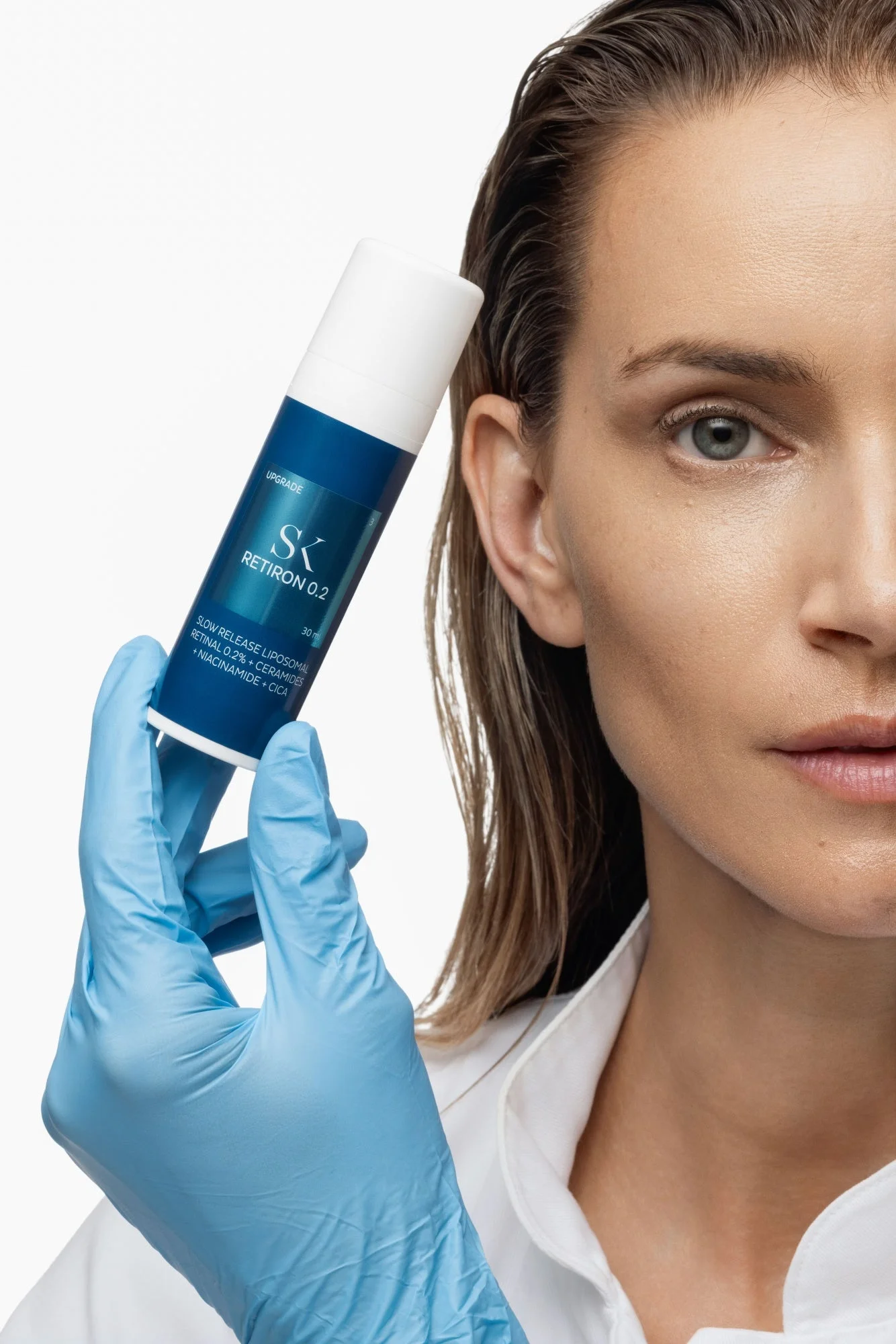 Skintegra: Skincare-Produkt und Anwendungsmotiv